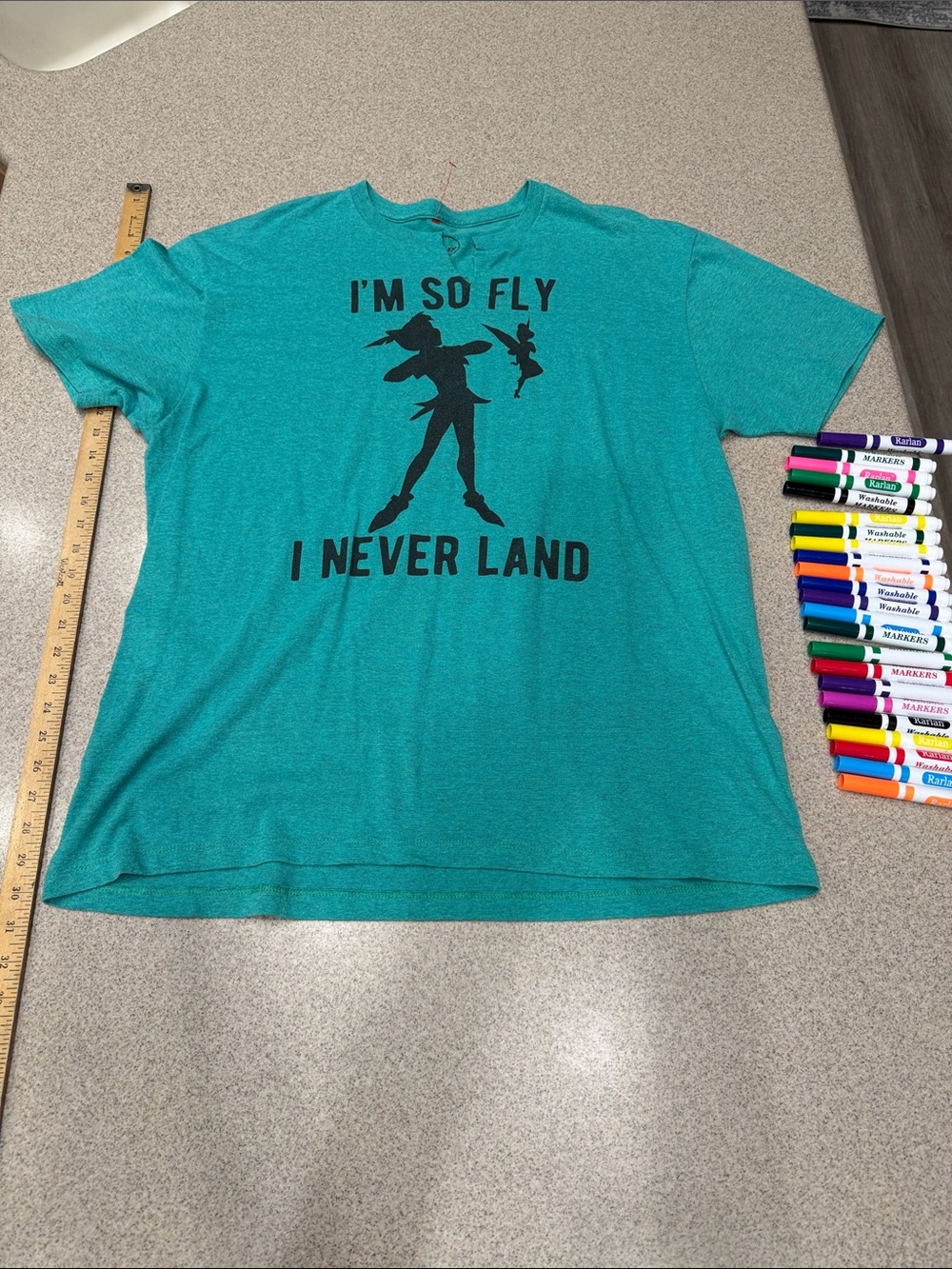 Disney Graphic Tee with Peter Pan Silhouette “I’m so fly I Neverland” size XL